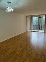 9470 Live Oak Plz, Unit 204 in Davie, FL - Building Photo