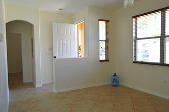 23701 SW 110th Ave in Homestead, FL - Foto de edificio - Building Photo