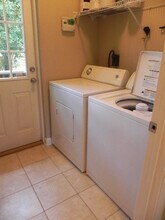 100 N H St in Pensacola, FL - Building Photo - Building Photo