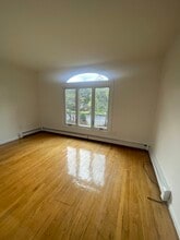 111 Radigan Ave, Unit 1 in Staten Island, NY - Building Photo - Building Photo