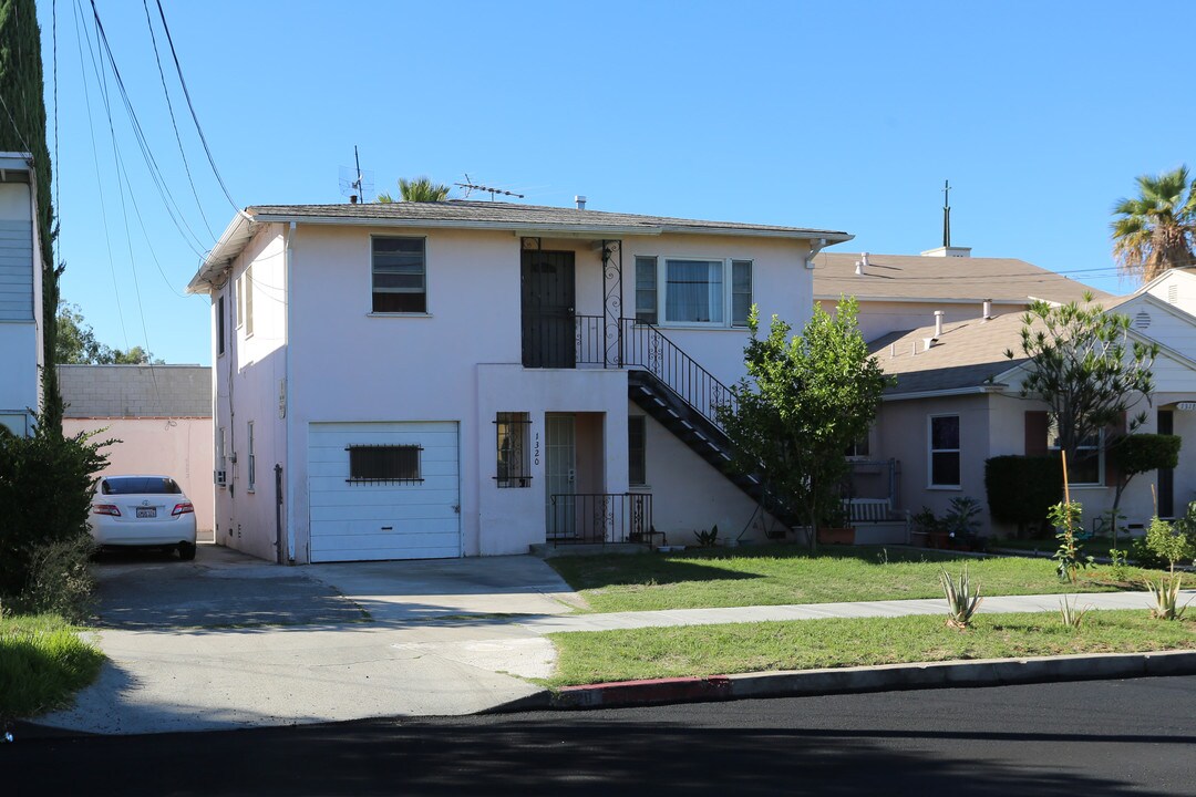 1320 Orange Grove Ave in Glendale, CA - Building Photo