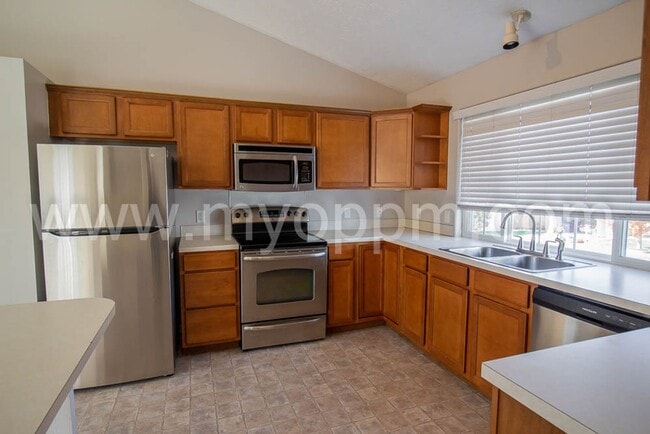 16419 Fowler Ave in Omaha, NE - Building Photo - Building Photo