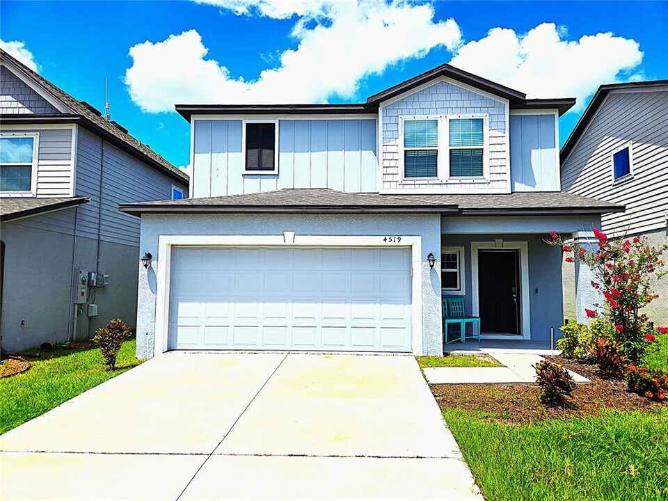 4519 Birdsong Dr in Rubonia, FL - Building Photo