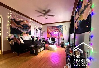 3844 N Bernard St, Unit 2B in Chicago, IL - Foto de edificio - Building Photo