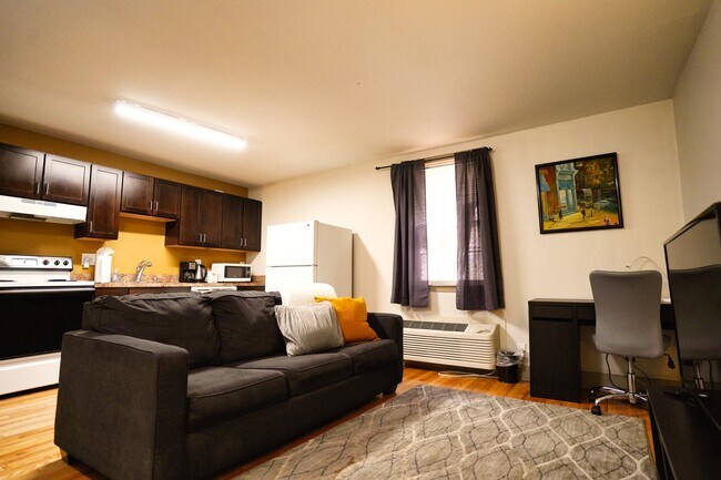 513 Park Ave, Unit 001
