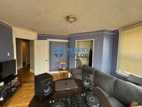 8 Eldora St, Unit 2 in Boston, MA - Foto de edificio - Building Photo