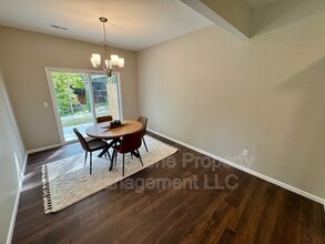 801 Highland Dr in Edwardsville, KS - Building Photo - Building Photo