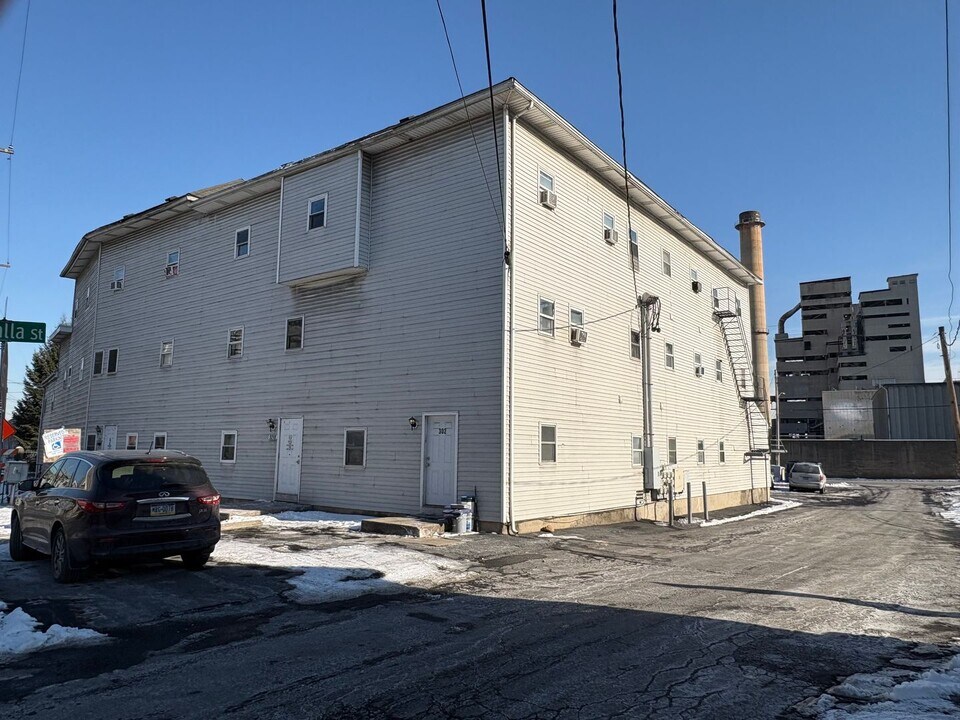 5210 Main St-Unit -204 in Whitehall, PA - Building Photo