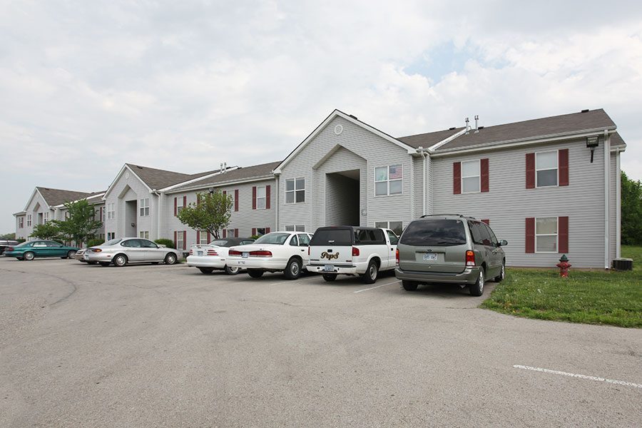 SUNDANCE PAOLA APARTMENTS I in Paola, KS - Foto de edificio