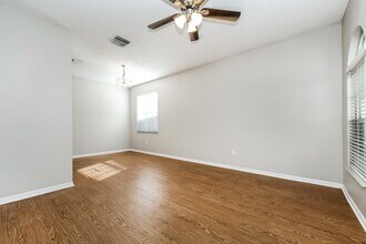 22820 Marsh Wren Dr in Land O Lakes, FL - Foto de edificio - Building Photo