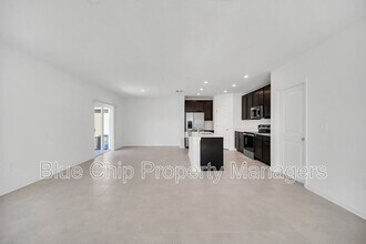 2209 Aquifer Ln in Davenport, FL - Building Photo - Building Photo