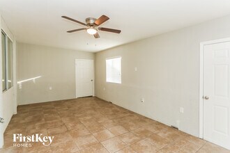 9720 N Fast Elk St in Las Vegas, NV - Foto de edificio - Building Photo