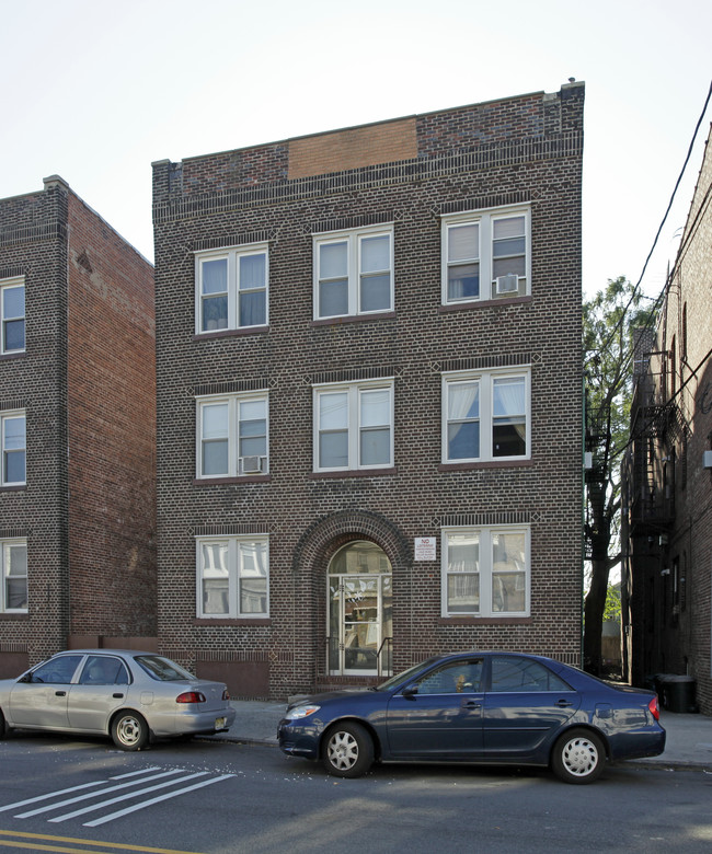 359 Danforth Ave in Jersey City, NJ - Building Photo - Building Photo