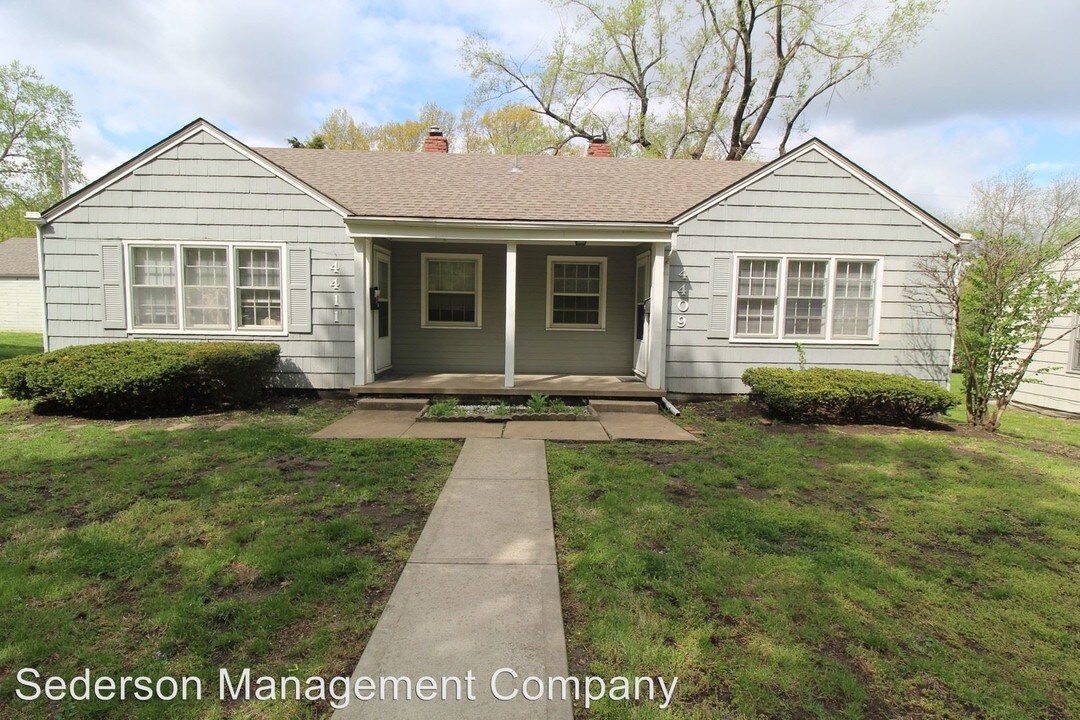4409 S Parkway Dr in Olathe, KS - Building Photo