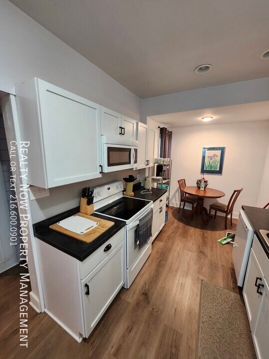 1390 E 109th St-Unit -Unit 1 COPY in Cleveland, OH - Building Photo