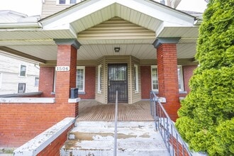 1504 E 107th St in Cleveland, OH - Building Photo - Building Photo
