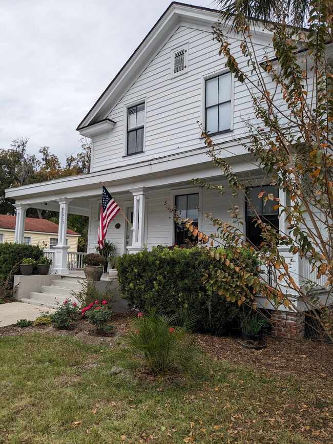 1215 Prince St, Unit Downtown Gem in Beaufort, SC - Foto de edificio - Building Photo