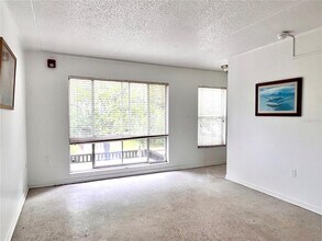 1303 NW 6th St in Gainesville, FL - Building Photo - Building Photo