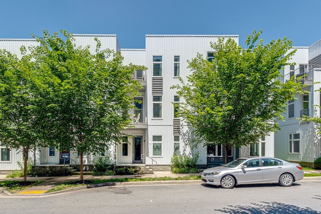 715 Cleo Miller Dr in Nashville, TN - Foto de edificio