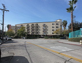 Fourth Street Apartments in Los Angeles, CA - Foto de edificio - Building Photo