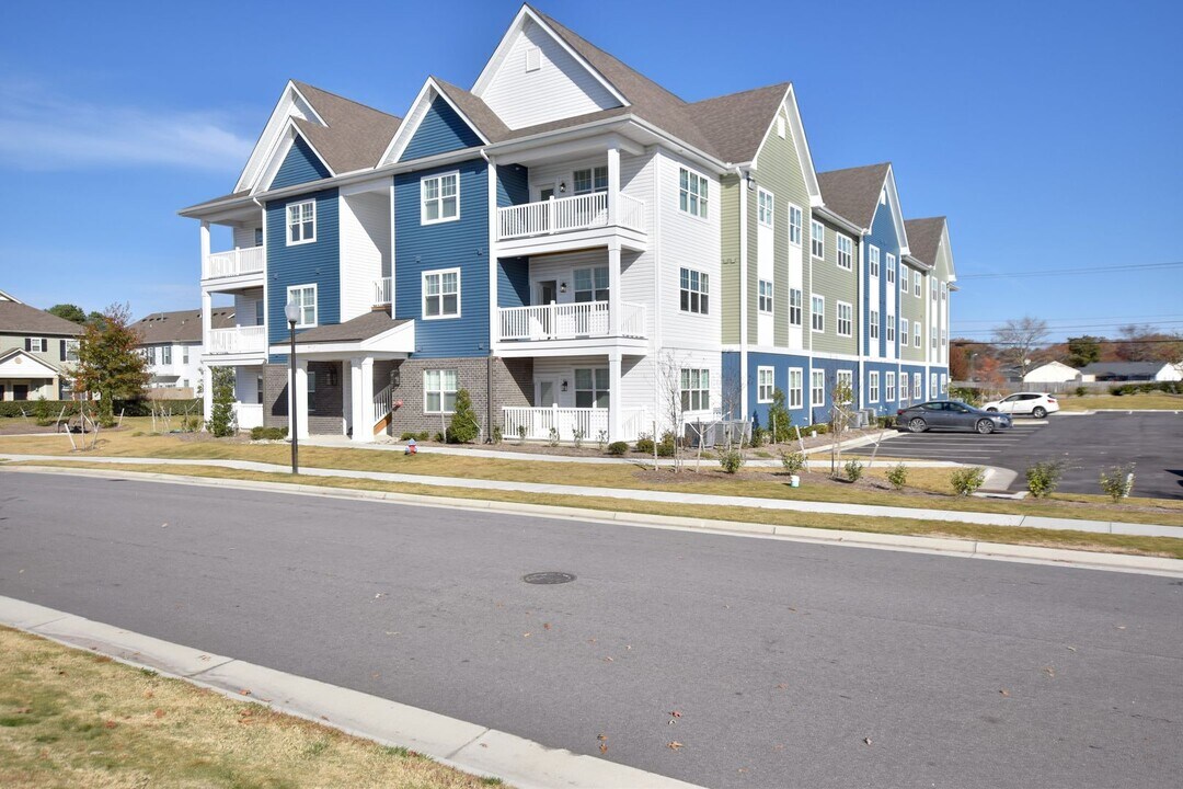 1720 Vankar Dr in Virginia Beach, VA - Building Photo
