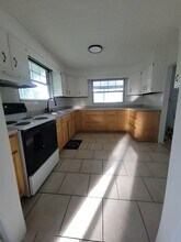 401 S Oakridge Ave in Green Cove Springs, FL - Building Photo - Building Photo