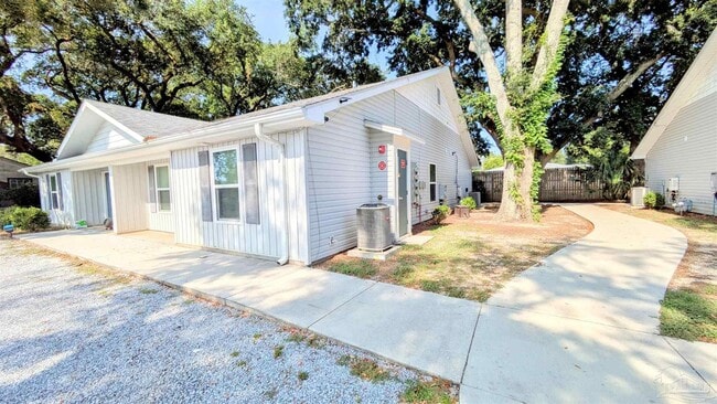 313 N Navy Blvd in Pensacola, FL - Building Photo - Building Photo