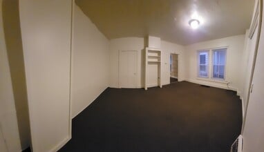 222 S 4th St in Whitewater, WI - Foto de edificio - Building Photo