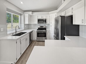 69736 Cypress Rd in Cathedral City, CA - Building Photo - Building Photo