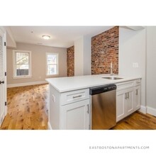 244 Leyden St in Boston, MA - Building Photo - Building Photo