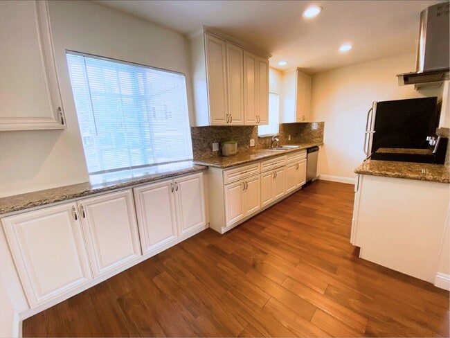 property at 7517 Herschel Ave