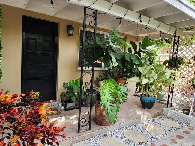 1313 NE 16th Ter, Unit 1