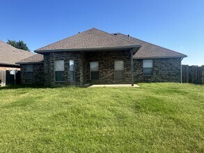 2636 SE 8th St in Moore, OK - Building Photo - Building Photo