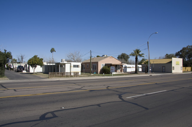 Elmwood Mobile Home Park in Chandler, AZ - Foto de edificio - Building Photo