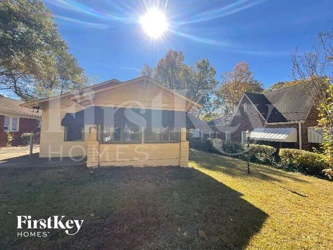 property at 1042 Victory Dr SW