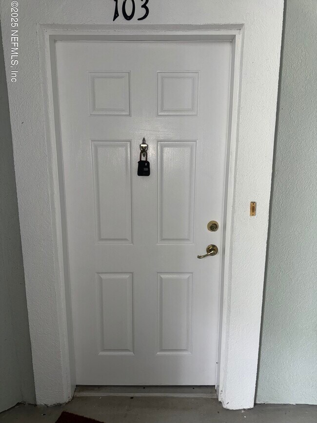 property at 7047 Deer Lodge Cir