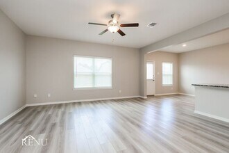 10538 Copper Ridge Dr in Cleveland, TX - Building Photo - Building Photo