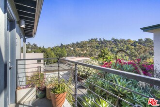 2245 Silver Ridge Ave in Los Angeles, CA - Building Photo - Building Photo