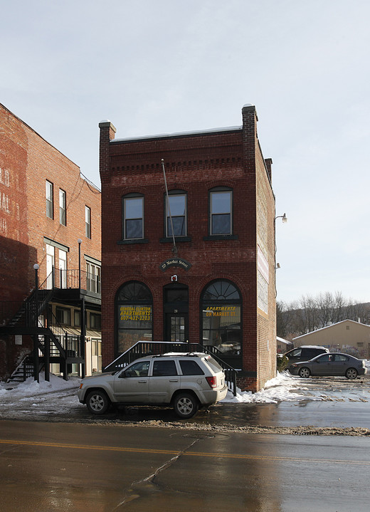 General Clinton Apartments in Oneonta, NY - Building Photo