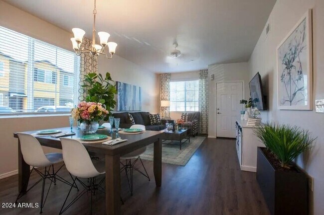 4435 N Longview Ave, Unit 15P in Phoenix, AZ - Building Photo - Building Photo