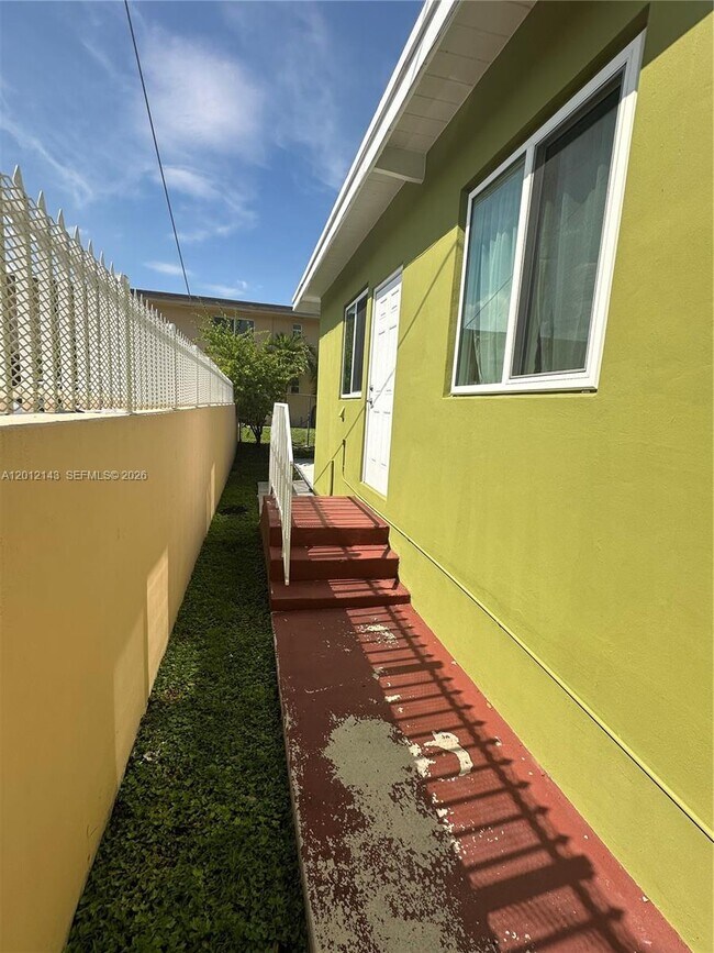 5651 NW 3rd St in Miami, FL - Building Photo - Building Photo