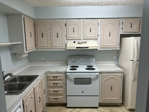 540 Orange Dr in Altamonte Springs, FL - Building Photo - Building Photo