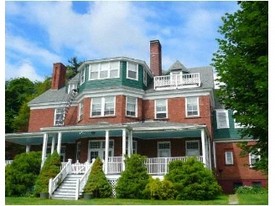 532 Grand Ave in Newburgh, NY - Building Photo
