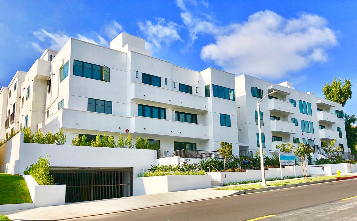 859 S Lucerne Blvd, Unit PH #2 in Los Angeles, CA - Foto de edificio