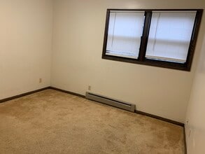 212 Fulton St in Eau Claire, WI - Foto de edificio - Building Photo