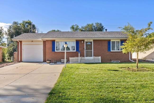 property at 2808 W 6th St