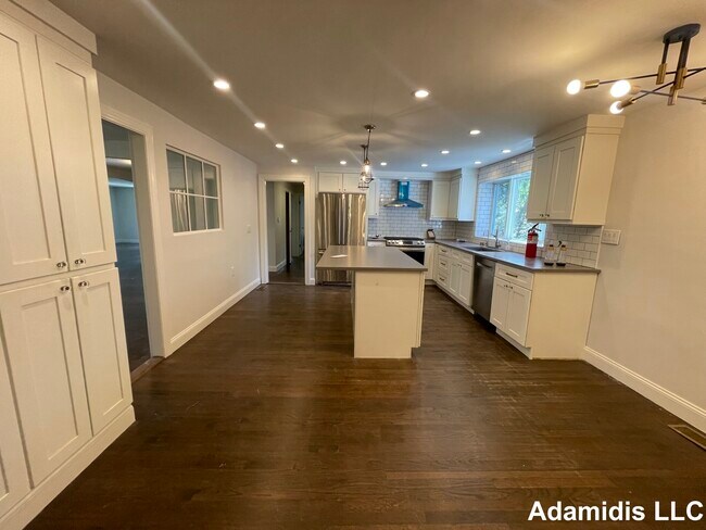 30 Allandale St