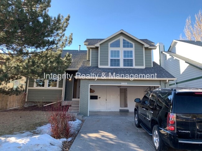 property at 5605 E Prescott Ave