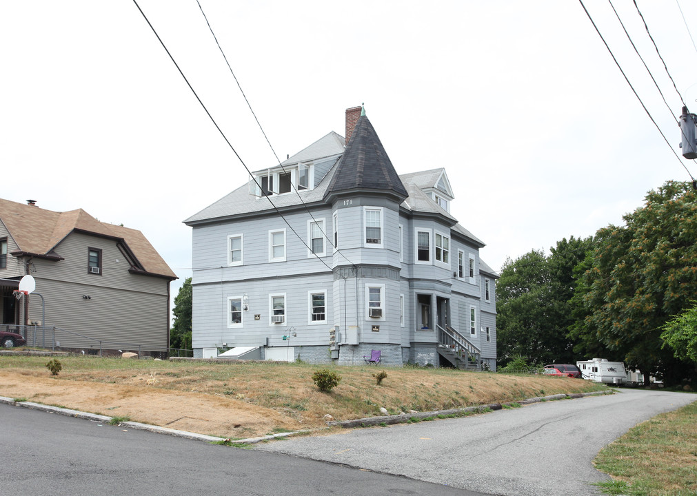 171 Garfield Ave in New London, CT - Building Photo