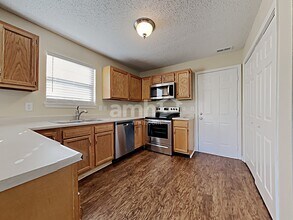 11946 Sapling Cir in Noblesville, IN - Building Photo - Building Photo